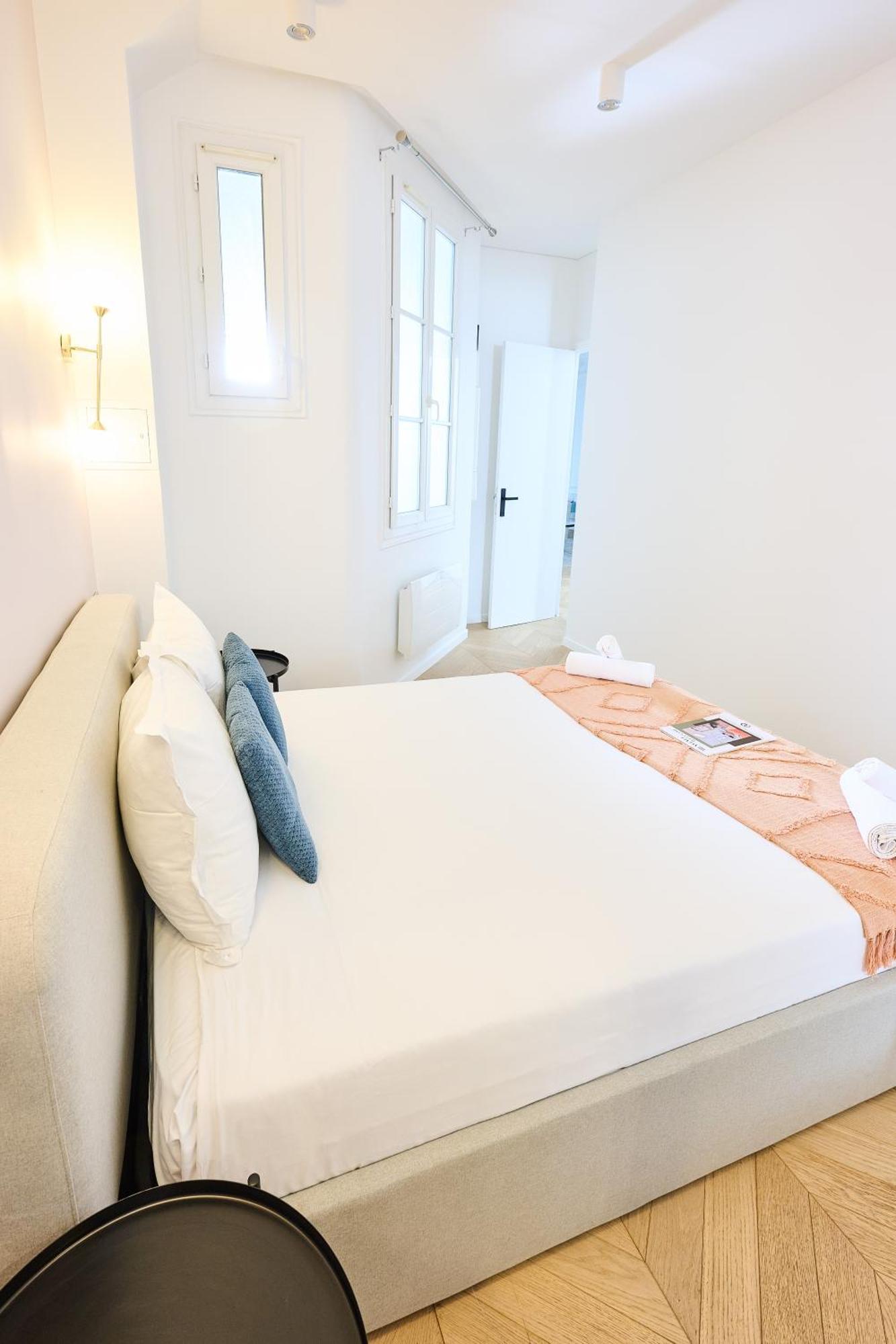 Champs Elysees!Montaigne, New Luxurious 6Pers Flat Париж Экстерьер фото
